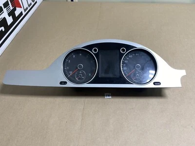 127K 09-11 Volkswagen CC Sedan Speedometer Instrument Gauge Cluster 3C8920970F - Imagem 1 de 4