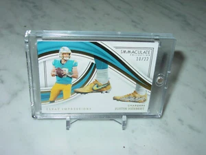 2023 Panini Immaculate Cleat Impressions 10 of 22 Justin Herbert #CI-JH - Picture 1 of 4