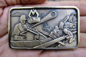 De colección MUELLER PIPELINERS Hebilla de Cinturón TUBO Wisconsin Jostens Latón RARO EN MUY BUENA CONDICIÓN+ - Imagen 1 de 4