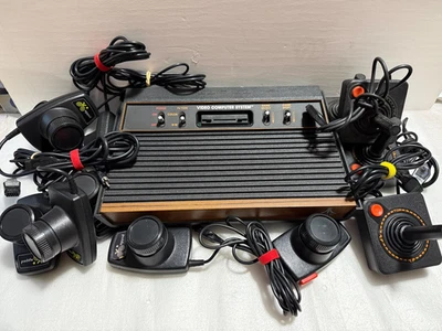 Atari 2600 Console Bundle with Controllers - For Repair or Parts - Image 1 of 4