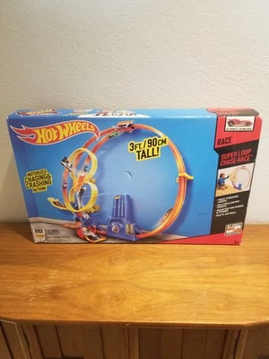 Hot Wheels 3 Foot Super Loop Chase Race Track Set Sealed  - Image 1 of 4
