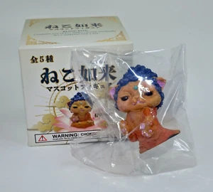 Cat Buddha Neko Nyorai Figure ~ Standing Paw Pose ~ Blind Box Gashapon - Qualia - Picture 1 of 3