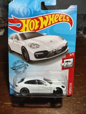 ¡ERROR!!! Porsche Panamera Turbo S E-Hybrid Sport Turismo blanco Hot Wheels 1:64 Foto 1 de 3
