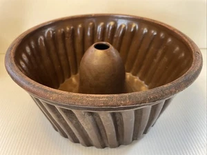ANTIQUE REDWARE CAKE / PUDDING / Jello MOLD BUNDT Pan MID 19th c. BROWN GLAZE - Picture 1 of 17