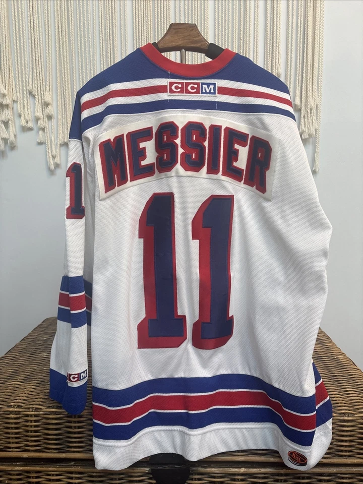 Camiseta branca vintage Y2k NHL licenciada Mark Messier New York Rangers CCM tamanho XXL - Imagem 1 de 4