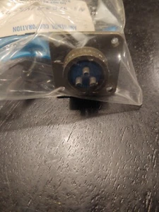 Amphenol MS3102A-14s-7S Wire Connector - Picture 1 of 2