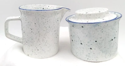 Johnson Bros Patio Azúcar y Crema Tapa Mango Azul Moteado Loza Inglaterra Foto 1 de 4