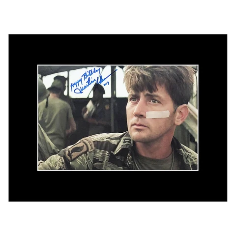 Signed Martin Sheen Photo Display - TV Icon +COA Cover