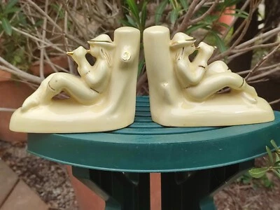 ANCIENS SERRE-LIVRES FAÏENCE JAUNE PÂLE SIGNÉS AUGIER JOUEURS DE PIPEAU PROVENCE - Photo 1/4