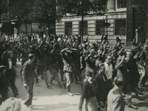 WWII Liberation de Paris FFI Soldats Allemands Prisoniers Photo Aout 1944 #1 - Imagen 1 de 3