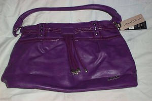 how to tell if a prada bolsa is authentic