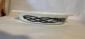 Vintage Pyrex Barbed Wire Divided 1.5 qt Divided Casserole Baking Dish,12.5x8.5 - Picture 1 of 4