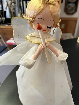 Vintage 1960s musical rotating angel, Made in Japan, plays Silent Night - Image 1 of 4