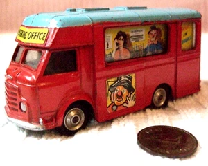 CORGI *RARE* MODEL (SMITHS KARRIER VAN - CIRCUS BOOKING OFFICE) VGC/USED/No 426 - Picture 1 of 9