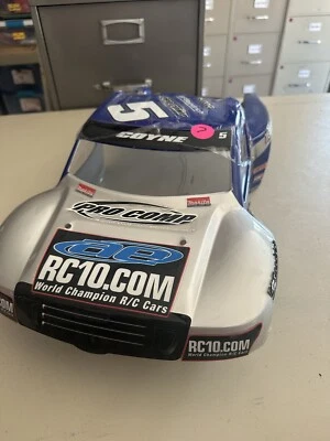 TEAM ASSOCIATED RC10 RTR SHORT COURSE BOD {PLEASE 👀 @ PIC’S SOME IMPERFECTIONS} - Image 1 of 4