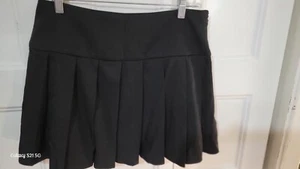 Womems,blk, (S) Pleated "Schoolgirl" Skirt With Zipper Side. - Picture 1 of 6