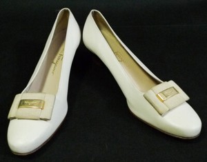 Las mejores ofertas en Tacones De Cuña Salvatore Ferragamo Beige para  Mujeres | eBay