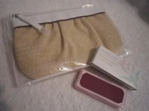 Mary Kay Powder Perfect Cheek Color Mulberry .24 oz #3534 w/ make-up bag - Picture 1 of 3
