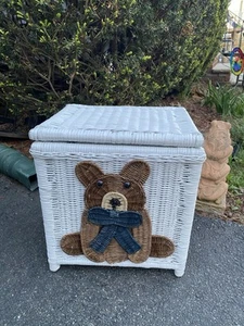 VTG Wicker Woven Laundry Hamper Clothes Basket Nursery lid brown Bear design Art - Picture 1 of 10