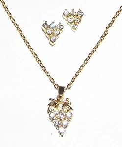 /NECKLACE/EARRINGS/PENDANT Grapes Set w/ Brilliant CRYSTALS - Picture 1 of 1