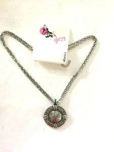 NZ84 DESIGNER INSPIRED SILVER TONE METAL PENDANT NECKLACE - Picture 1 of 1