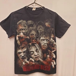 The Walking Dead Camicia Uomo Taglia S Nera Grande All Over Grafica 2012 AMC Zombie Show - Foto 1 di 13