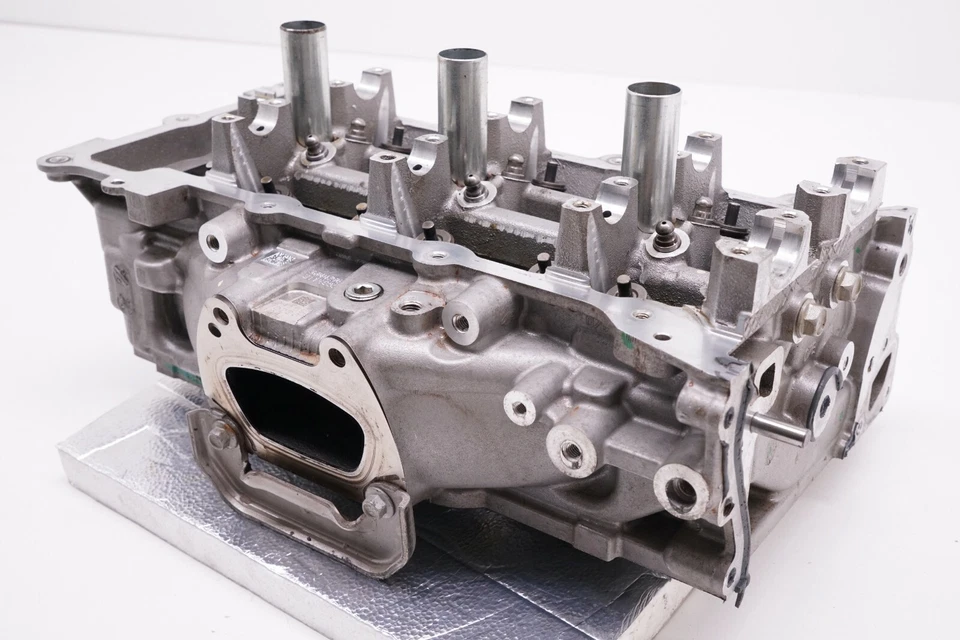 2014-2017 Jeep Cherokee 3.2L V6 Engine Motor Right Passenger Cylinder Head OEM - Image 1 of 4