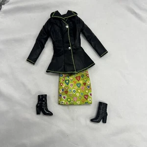 Mattel Barbie Moda Avenida Boutique Moda Conjunto Verde Lima Falda Abrigo Negro - Imagen 1 de 4