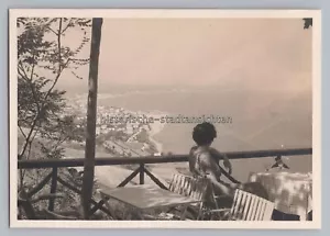 Cattolica Provincia Rimini Italia 1954 - Mujer en Café Eden Rock - Foto antigua - Imagen 1 de 2