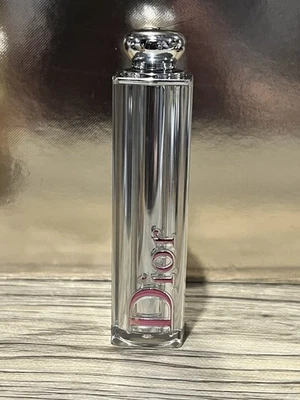 Lápiz labial DIOR Addict Stellar Halo Shine 645 HOPE STAR tamaño completo 0,11 oz/3,2 g Foto 1 de 4