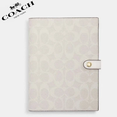 Novo com etiquetas ❤️ Caderno Coach em lona assinatura giz branco - Imagem 1 de 4