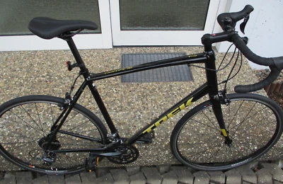 Trek Domane AL 2 - 28 Zoll - Diamant  Rahmenhöhe 62 cm  Schwarz / Gold NEU - Bild 1 von 4