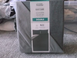 New Grey Reversible Double Duvet Set with 2 Pillowcases - Picture 1 of 7