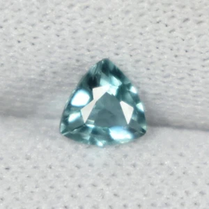 0.24 ct RARE GEMS - BLUE GREEN NATURAL GRANDIDIERITE - TRILLION - See Vdo SCB - Picture 1 of 2
