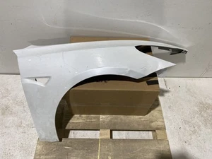 Guardabarros delantero derecho tesla model 3 1081400e0d 2020 30693268 - Imagen 1 de 3