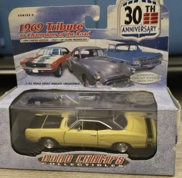 Road Champs 68500 1:43 1969 Tribute to Champions of the Road Dodge Super Bee - Image 1 of 1