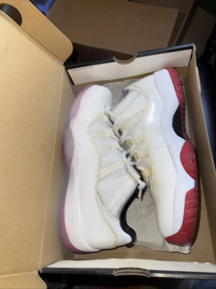 Air Jordan 11 ретро низкий вишневый низ размер 11 - Изображение 1 из 4