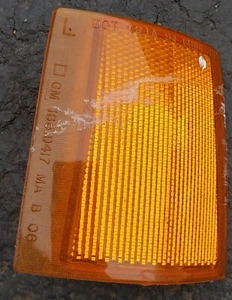 94-98 Chevy Suburban GMC Left Driver Upper Side Marker Light 16519419 OEM - Bild 1 von 5