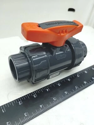 True Union Ball Valve 1" 200psi DN 25  - Image 1 of 4