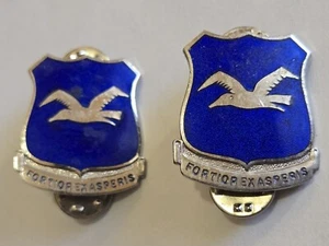 PAIR - US ARMY 413th INFANTRY REGIMENT FORTIOR EX ASPERIS UNIT CRESTS Pins DUI - Picture 1 of 2