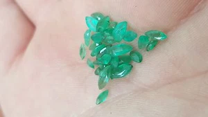 30 natürliche erdabgebaute grüne brasilianische Smaragde Marquise Form 4,73 tcw Schmuck - Bild 1 von 2
