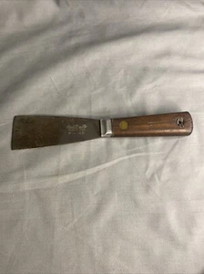 Vintage Red Devil Putty Knife Scraper Wood Handle Brass Pins USA P1 - 1 1/2”S - Picture 1 of 6