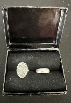 Conjunto de réplica de anillo de compromiso y boda Twilight Breaking Dawn parte 1 Bella NECA Foto 1 de 2