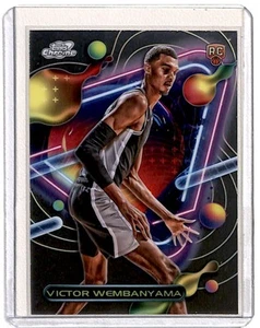 2023-24 Topps Chrome Cosmic Victor Wembanyama RC San Antonio Spurs #151 - Imagen 1 de 2