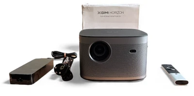 XGIMI HORIZON Full HD Beamer 1500 ISO-Lumen Android TV DLP | MwSt ausweisbar - Bild 1 von 4