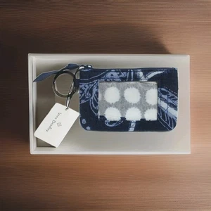 Neu mit Etikett Vera Bradley Reißverschluss Ausweisetui mit Schlüsselanhänger - blau Paisley Geschenk 3" x 5" - Bild 1 von 5