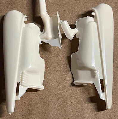 Revell  ✔ VINTAGE  ✔  56 Cadillac El Dorado Sca 1:32 ( front fenders ) no box - Image 1 of 2