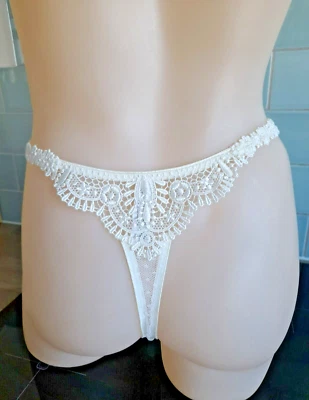 Chantelle Crema "Maestria" 2269 Malla Bordada y Encaje Tanga Lateral L Foto 1 de 4