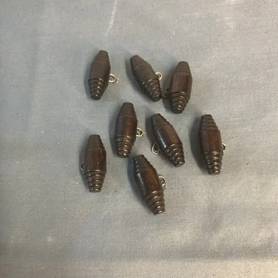 8 винтажных коричневых деревянных кнопок с металлическими хвостовиками - Изображение 1 из 4