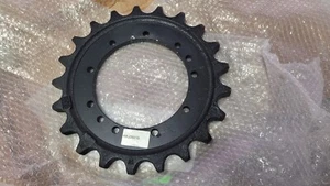 2036570 2039666 Drive Sprocket HITACHI EX18-2 EX20UR-2 EX22-2 EX25-1 Kubota - Picture 1 of 2